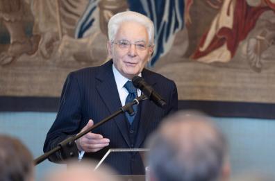 Mattarella, i giovani nutrono passione, adulti non la spengano