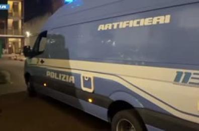 Droga e "botti" illegali per 72 chili, arrestato un 32enne a Milano