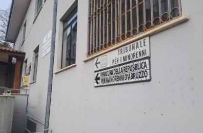 Famiglia nel bosco, il Tribunale si riserva