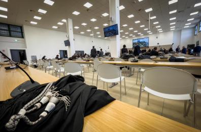 Violenze in carcere: 18 archiviazioni, c'è agente suicida