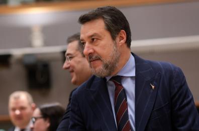 Salvini,basta divieti trasferta ai tifosi, salvo per delinquenti