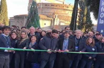 Atreju al via, taglio del nastro con Arianna Meloni