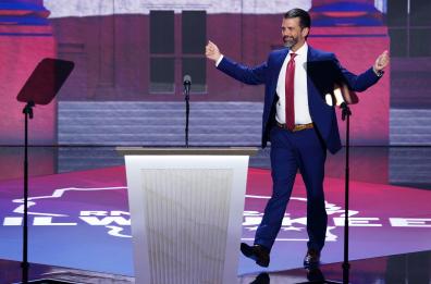 Trump Jr, 'Ucraina? Americani stanchi di firmare assegni'