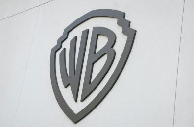 Paramount non molla, offre 108 miliardi per Warner Bros.