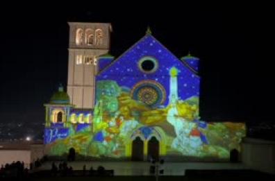 Tra luci e tradizioni si e' illuminato il Natale di Assisi Tra luci e tradizioni si e' illuminato il Natale di Assisi
