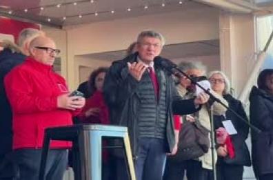 Firenze, Landini: "Vero obiettivo della manovra' e' il riarmo" Firenze, Landini: "Vero obiettivo della manovra' e' il riarmo"