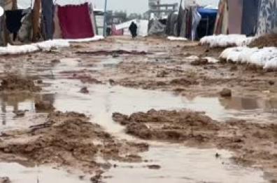 Non c'e' pace per Gaza, piogge torrenziali sui campi per sfollati Non c'e' pace per Gaza, piogge torrenziali sui campi per sfollati