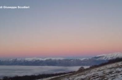 Il "lago di nubi" visto dai monti di Introdacqua Il "lago di nubi" visto dai monti di Introdacqua