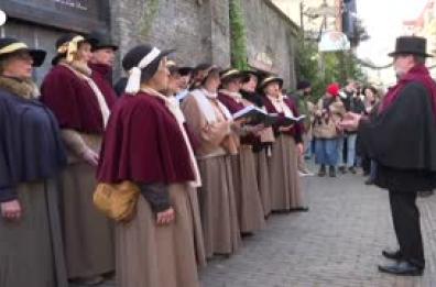 Il festival di Dickens porta lo spirito natalizio in una cittadina olandese
