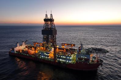 Il petrolio è in calo a New York a 55,66 dollari Il petrolio è in calo a New York a 55,66 dollari