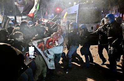 I manifestanti tentano rientro in Askatasuna ma vengono respinti