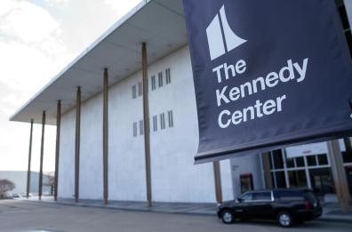Casa Bianca, il Kennedy Center cambia nome, diventa il Trump-Kennedy Center