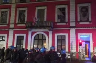 Dopo l'assalto a La Stampa, perquisito il centro sociale Askatasuna a Torino