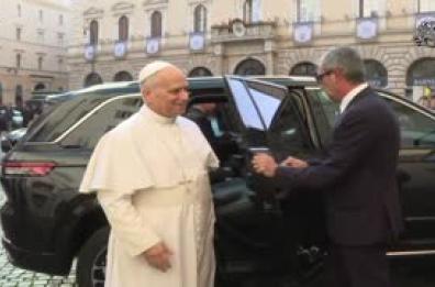 Il Papa al Senato, la visita alla mostra sulla Bibbia di Borso d'Este