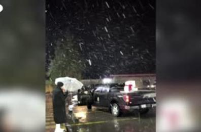 Arabia Saudita, rara nevicata sulla citta' di Hail