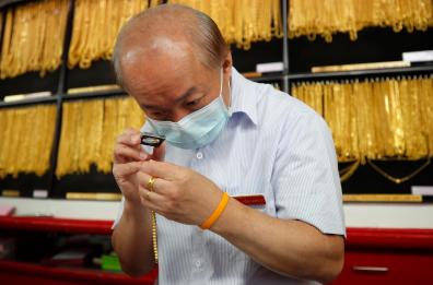 Oro sopra i 4.500 dollari in Asia sull'onda del taglio dei tassi Usa