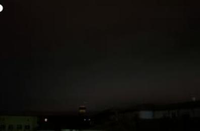 Allarme aereo in tutta l'Ucraina, potenti esplosioni a Kiev