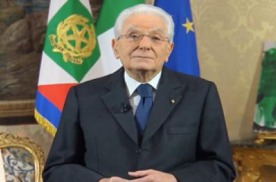 Mattarella ai giovani: "Non rassegnatevi, scegliete il vostro futuro"
