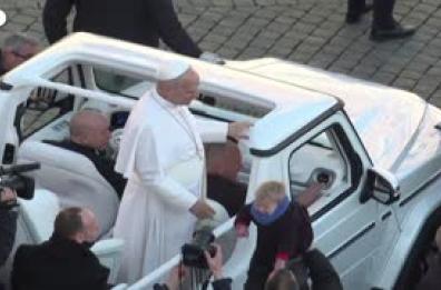 Il Papa in Piazza San Pietro per l'ultima udienza generale del 2025