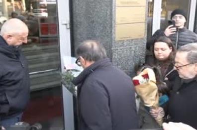 Crans-Montana, La Russa depone fiori al consolato svizzero