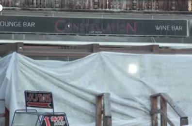 Crans-Montana, il bar Constellation coperto da teloni