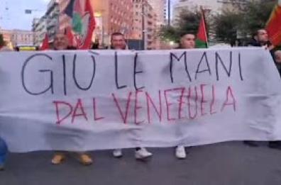 Venezuela, Napoli: corteo anti-Trump di Potere al popolo e altre sigle di sinistra