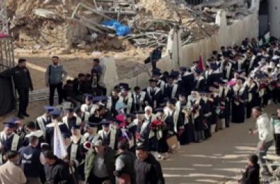 Gaza, non solo sofferenza: studenti di Medicina festeggiano la laurea