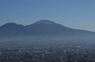 Prima neve dell'anno sul Vesuvio