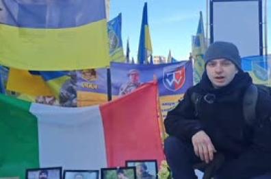 Un giovane italiano si arruola in Ucraina: "Ho visto scomparire molti amici"