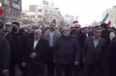 Migliaia a Teheran manifestano per la Repubblica islamica