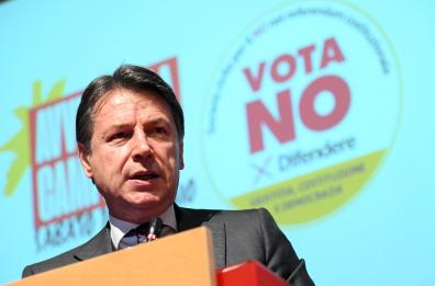 Iran: Conte, sostegno a manifestanti, non a chi esporta democrazia con le armi