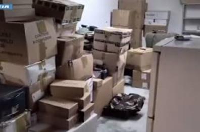 Droga nel box e due auto come 'caveau', arrestato 37enne a Roma