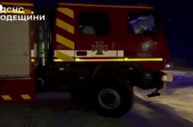 Attacco russo nella regione di Odessa, i soccorritori in azione