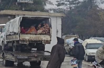 Siria, i curdi sfollati arrivano a Qamishli dopo l'avanzata dell'esercito