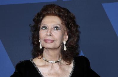 Sophia Loren, 'Valentino ti porter&ograve; sempre con me'