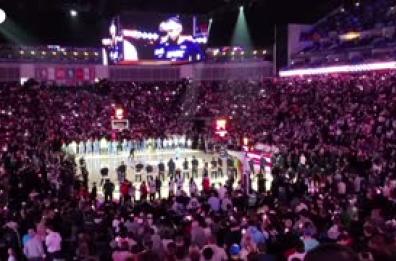 "Lasciate in pace la Groenlandia!", il grido a Londra durante l'inno Usa