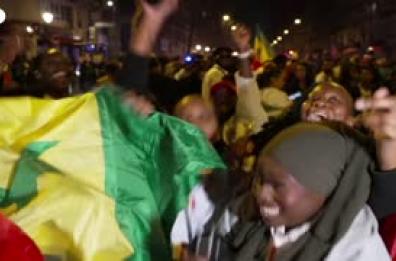 Coppa d'Africa: senegalesi in festa a Parigi per la vittoria tra tamburi e fuochi d'artificio