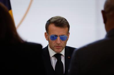 Macron, legge del pi&ugrave; forte porta a vassallizzazione e politica del sangue