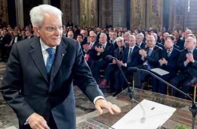 Mattarella, le nuove povert&agrave; sono un problema da affrontare