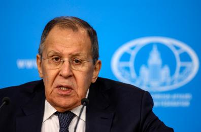 Lavrov denuncia la 'legge del pi&ugrave; forte' nei rapporti internazionali