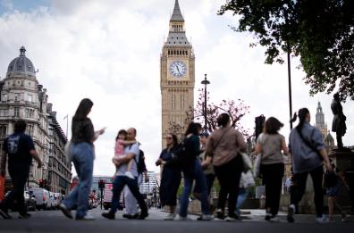 Disoccupazione Gb resta al picco da 5 anni, altra tegola sul governo