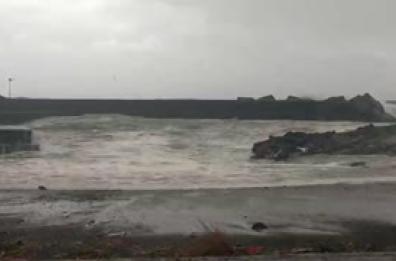 Allerta maltempo in Sicilia, intense mareggiate nel Catanese