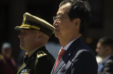 Seul, l'ex premier Han Duck-soo condannato a 23 anni per la legge marziale