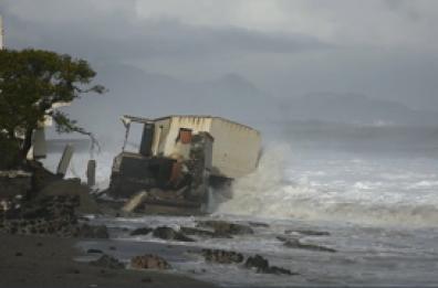 Maltempo nel Catanese, i danni sul lungomare di Mascali