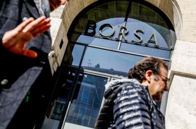 Borsa: Milano positiva con l'Europa (+0,74%), in luce Mediolanum e Stm