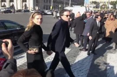 Funerale di Valentino, gli arrivi dei personaggi famosi