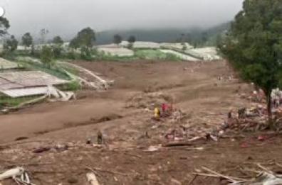 Frana in Indonesia, almeno otto morti e ottanta dispersi