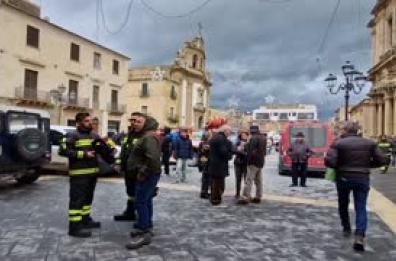 Si allarga il fronte della frana a Niscemi, trasferite 300 famiglie