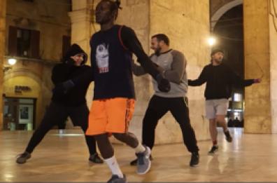 A Pisa in piazza per Askatasuna, ma allenandosi