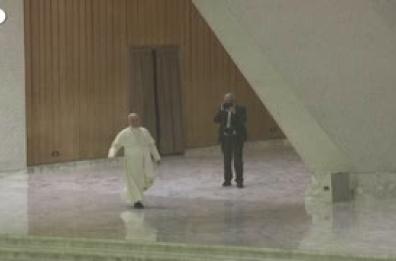 Il Papa: "Mai piu' antisemitismo, fermare l'orrore del genocidio ovunque"